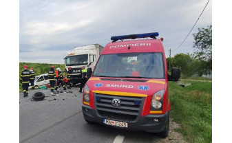Accident între un tir și un autoturism în Uileacu de Criș - Patru morți pe DN1