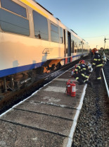 Mecanicul, șeful de tren și zece pasageri s-au autoevacuat - Incendiu la un tren