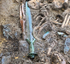 Datată din Epoca Bronzului - Sabie descoperită într-un mormânt din Germania
