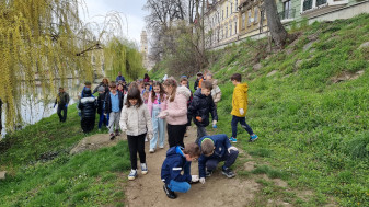 Elevii de la Școala N. Bălcescu - Au ecologizat malul Crișului Repede