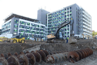 Parcarea supraetajată și noul ambulatoriu de la Spitalul Judeţean - Au început lucrările