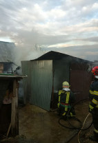 Incendiu în Tulca - Pompierii au salvat o casă din calea flăcărilor