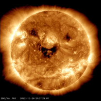 Rază de bucurie - NASA surprinde o imagine cu soarele „zâmbind”