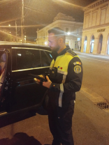 Polițiști cu dispozitive mobile - Datele de identitate verificate cu aplicația eDAC