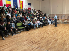 În școlile din Bihor - Povești de succes prezentate în fața elevilor