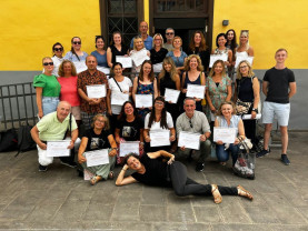 Pentru trei profesori lăzăriști - Specializare în Tenerife