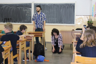 Un proiect pilot în România - „Teatru contemporan în săli de clase”