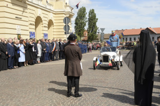 Mii de persoane au ieșit, în centrul orașului, la parada militară - Oradea a sărbătorit 105 ani de la eliberare