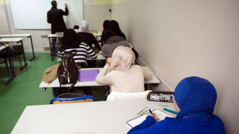 Guvernul francez interzice abaya în şcoli - Religia şi statul, separate