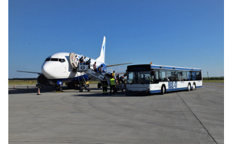 ​Au debutat cursele charter Oradea - Constanţa - La mare, cu avionul
