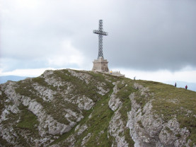 ​Povestea celei mai înalte cruci din lume amplasate pe un vârf montan - Crucea de pe Caraiman