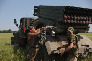 Armata ucraineană a lansat atacuri în mai multe direcţii pe frontul de sud - Pregăteşte contraofensiva