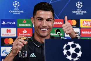 Câștigurile lui Cristiano Ronaldo pe Instagram fac istorie - Peste 400 milioane de urmăritori