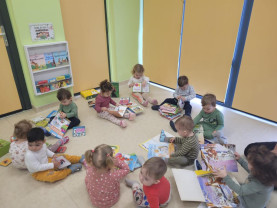 Direcția de Asistență Socială Oradea  - Creșele orădene, mai bogate cu 15 mini biblioteci