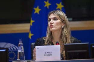 Eurodeputata Eva Kaili, implicată în scandalul mitei din PE - A recunoscut o parte din acuzaţii