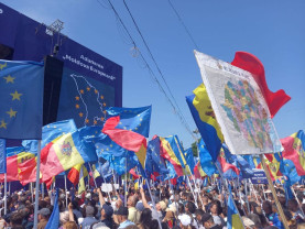 Miting uriaş la Chişinău, cu participarea parlamentarilor europeni - Moldova Europeană