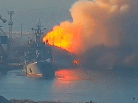 Ucraina susține că nava a fost ţinta unui atac cu rachete - Nava amiral rusă, grav avariată