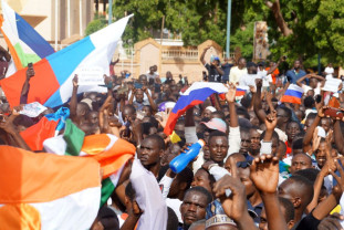 Emmanuel Macron spune că „nu va tolera niciun atac” - Violenţe în faţa ambasadei Franţei din Niger