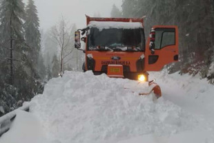 Mai multe drumuri înzăpezite, turişti blocaţi în zona Padiş - Prima zăpadă în Apuseni