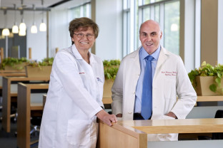 Cercetătorii Katalin Kariko şi Drew Weissman - Premiul Nobel pentru medicină