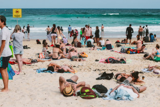 Studiu israelian despre efectele nebănuite ale statului la plajă - Bărbaţii, loviţi de foame, femeile...