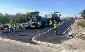 Noul pod peste Peța - S-a turnat stratul final de asfalt