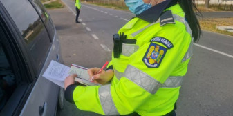 Polițiștii au întocmit dosare de cercetare penală - La volan fără permis