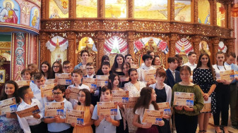 Apreciere şi răsplată - Elevii „de zece” de la Liceul Ortodox, premiaţi