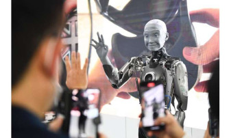 Salonul de tehnologie din Las Vegas - Roboţi umanoizi uimitori şi tulburători