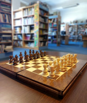 Pentru utilizatorii fideli, în sezonul estival - Club de şah la Biblioteca Judeţeană
