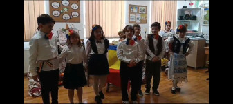 La Școala Gimnazială Nr.1 Sântandrei - Elevii și profesorii au serbat Ziua Națională