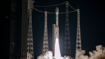 Racheta Vega a lansat cu succes un satelit de observare a Pământului - Cursa pentru spaţiu