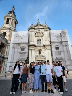Devine o tradiție: Participare a bihorenilor la Tabără Ecumenică Internațională de la Loreto