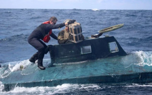 Traficanții aduc cocaină în Europa cu submarinele - Camuflajul perfect pentru moartea albă