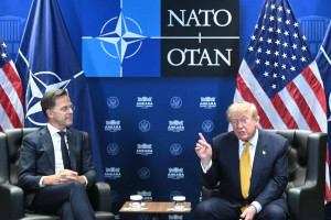 Trump atacă NATO pe toate fronturile și anunță că acordul cu Iranul nu mai e valabil - În război cu toată lumea