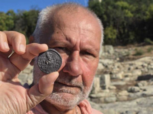 Un sigiliu al împărătesei bizantine Irina Comnena, descoperit la Perperikon - Al cincilea în lume