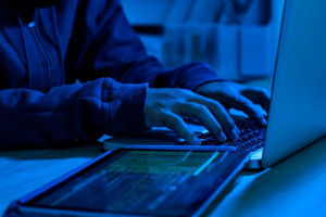 Computerele Departamentului Justiției, NASA, Rezerva Federală și Senatul SUA, accesate de hackeri chinezi