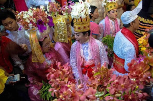 Myanmar, o țară sfâșiată de război, se unește în jurul unei sărbători ancestrale - „Soțiile spiritelor”