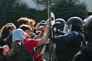 Protestele liceenilor francezi: avocați denunță cazuri de violență fizică și verbală - Tentative de umilire a adolescenților