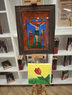 La Biblioteca Județeană  - Primăvara, în culorile florilor