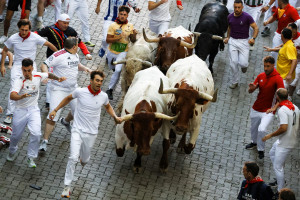 Spania: 13 persoane rănite grav în timpul celei de-a treia curse cu tauri de la Pamplona