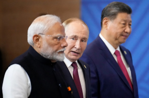 Summitul OCS din Tianjin. Pe fondul tensiunilor cu Occidentul - Putin și Modi îmbrățișează China