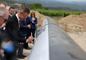 Comisia Europeană „se împușcă singură în picior'' deoarece rămâne tăcută - Ungaria suspină după Drujba