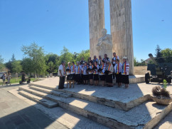Tricolorul, sfințit și apoi arborat în centrul Beiușului