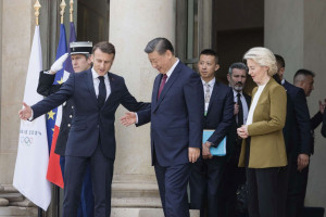 Nu poți să faci și comerț cu Europa și să și susții agresiunea Rusiei - Macron și von der Leyen îl presează pe Xi